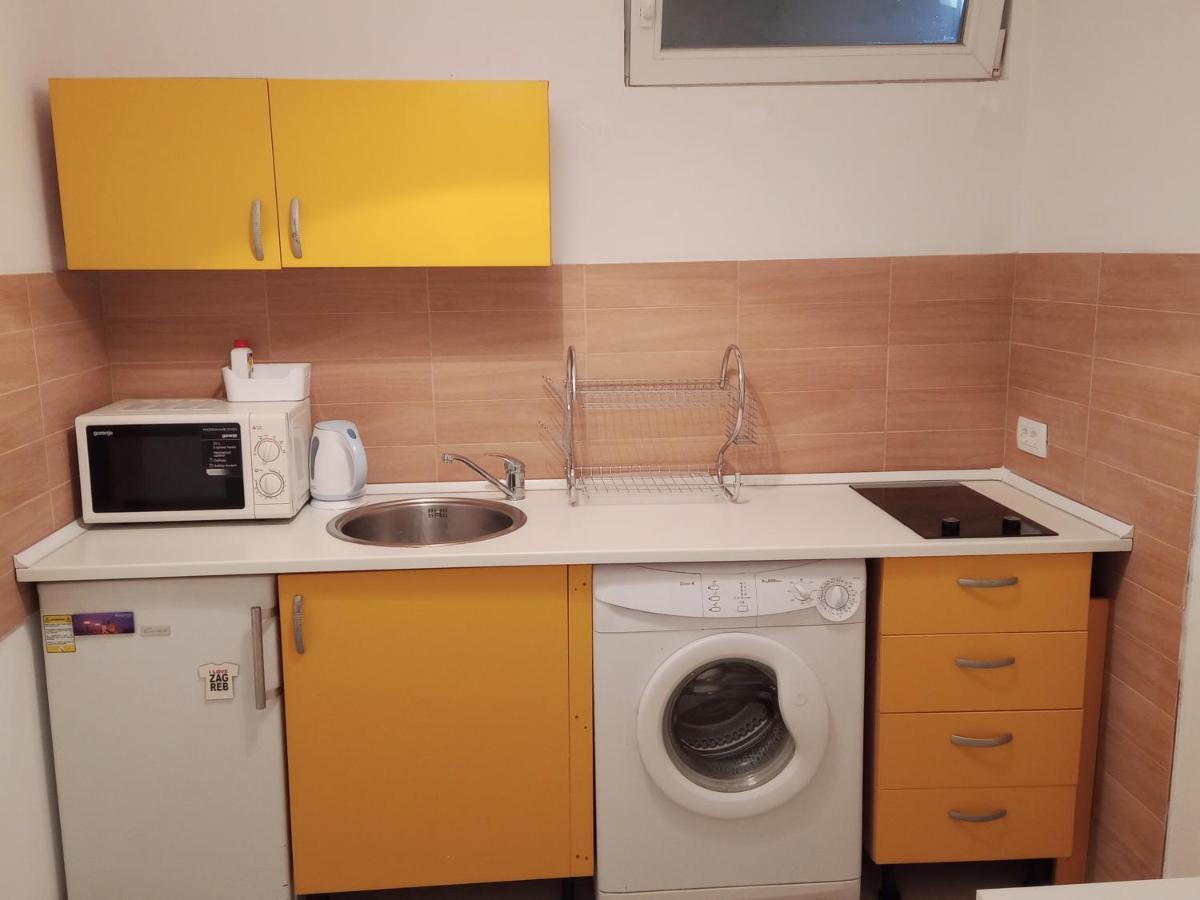 Angela Classic Rooms & Apartments Загреб Екстериор снимка